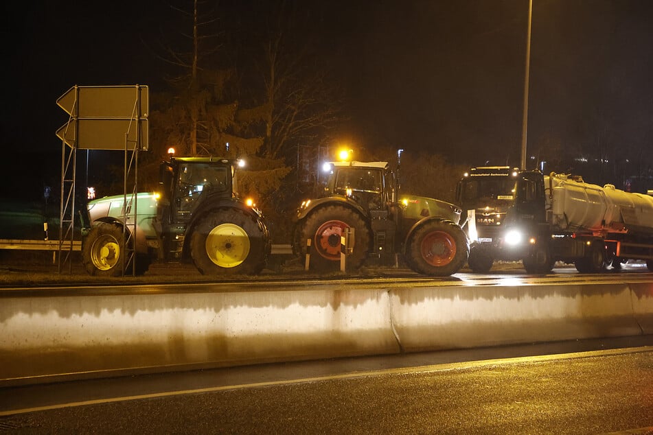 Protest gegen Regierung: Bauern legen Autobahnauffahrten im Raum Chemnitz lahm