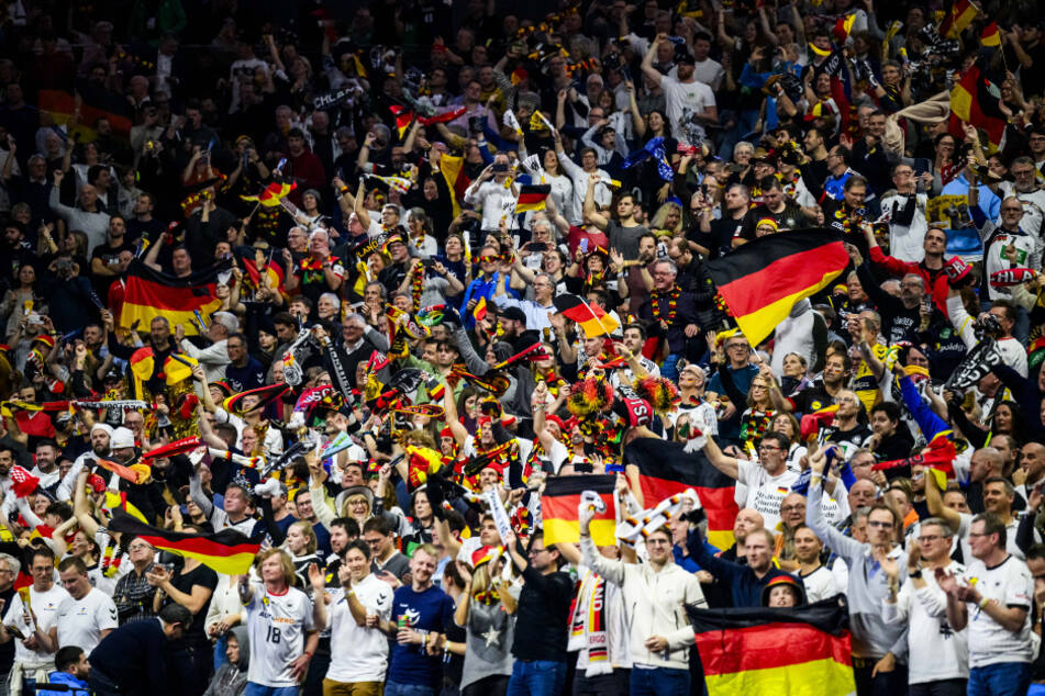 Sie hoffen auf ein Wintermärchen: Können die deutschen Fans ihre Mannschaft am Freitagabend ins Finale peitschen?