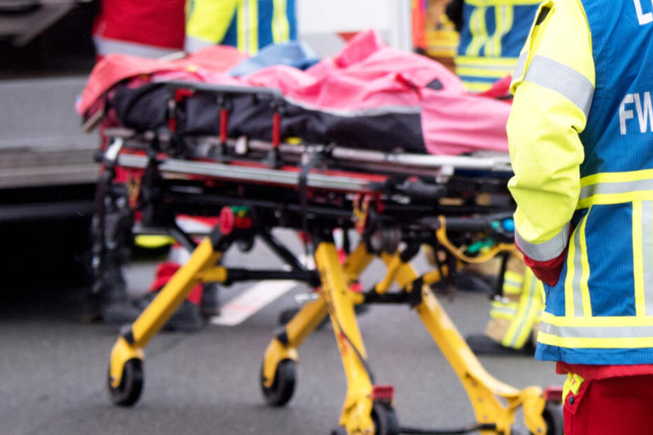 Auf der Bundesstraße 20 ist es in Bayern zu einem tödlichen Unfall gekommen.