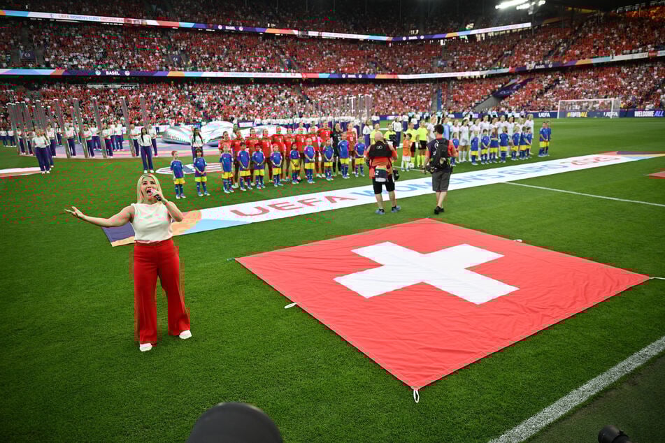 Die Schlagersängerin durfte im Juli dieses Jahres bei der Eröffnungsfeier der Fußball-Europameisterschaft der Frauen singen.