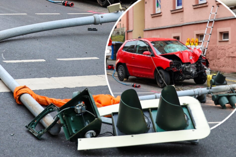 Schwerer Unfall im Erzgebirge: Fahrer bei Crash verletzt, Ampel außer Betrieb
