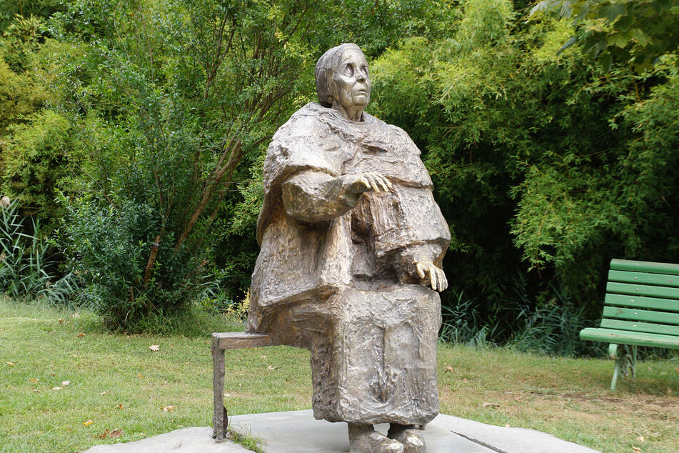 Ein Denkmal für die bulgarische Hellseherin Baba Wanga im Dorf Rupite in der Gemeinde Petritsch. Viele Menschen verehrten sie wie eine Heilige.