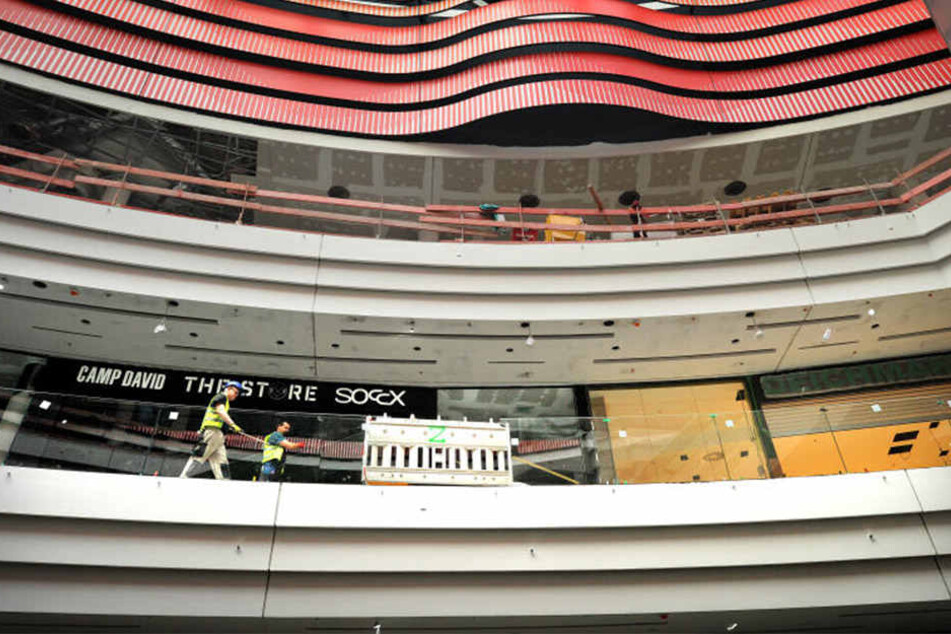 In vielen Shops hat der Innenausbau begonnen.