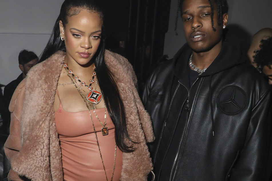 Sängerin Rihanna (34) und der Rapper ASAP Rocky (33) erwarten ein gemeinsames Kind.