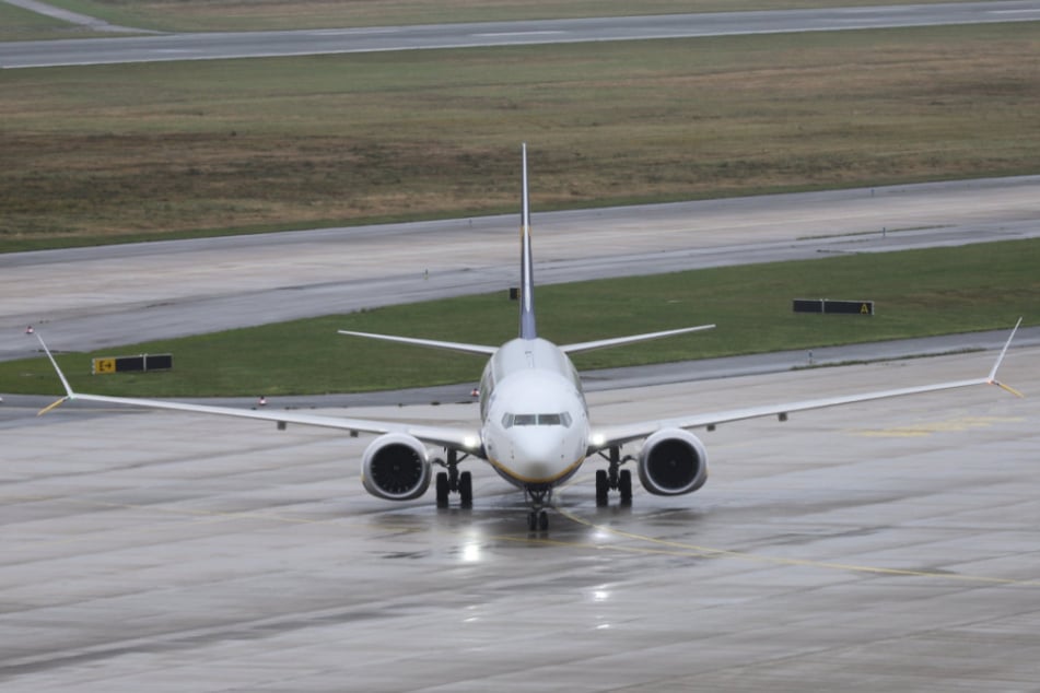 In Köln/Bonn und Düsseldorf bleiben am Donnerstag und Freitag einige Flugzeuge der Lufthansa am Boden.