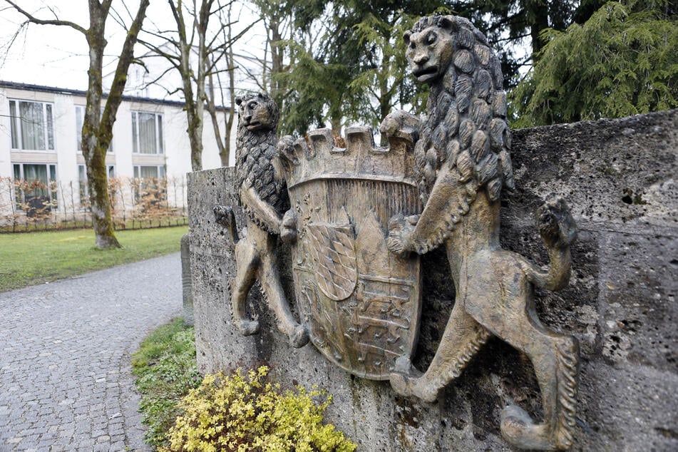 Eingang zum Gerichtsgebäude in Traunstein. Der Angeklagte war hier früher selbst Richter.