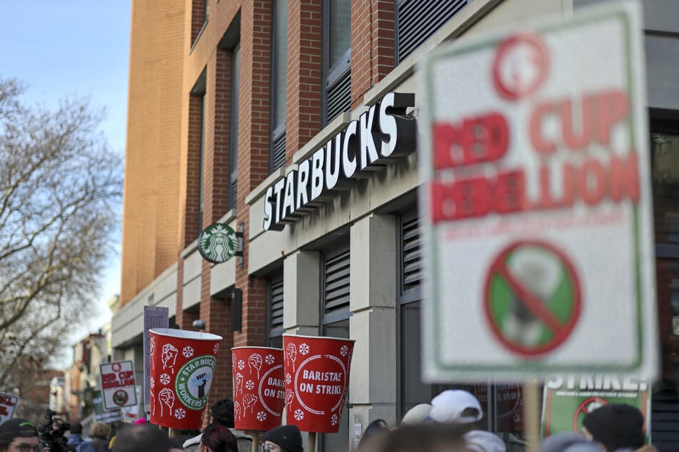 Striking Starbucks workers launch #DeleteTheApp campaign in fight for union contract