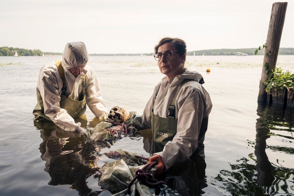 Diese skelettierte Leiche ist eines von sechs Opfern im RTL-Krimi.