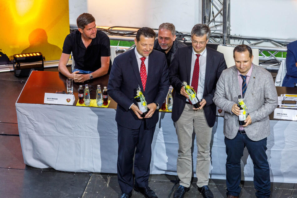Das alte ist auch das neue Dynamo-Präsidium. Die meisten Stimmen bei der Präsidentenwahl erhielt Ronny Rehn (rechts).