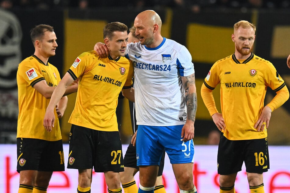 Mit "Übeltäter" Toni Leistner (35), der Hauptmann gefoult hatte, ist alles geklärt.