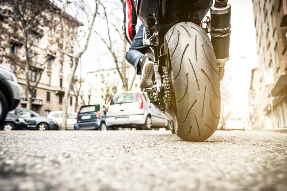 Dem Mofa-Fahrer begleitete ein zehnjähriges Kind. (Symbolbild)