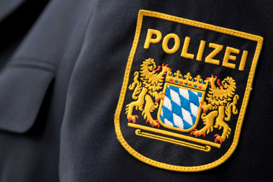 Die Beamten erschraken beim Anblick der explosiven Kiste. (Symbolbild)