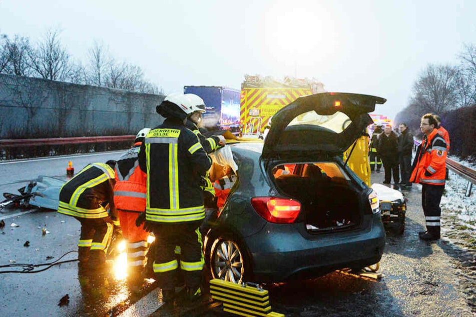 Zahlreiche Rettungskräfte waren vor Ort.