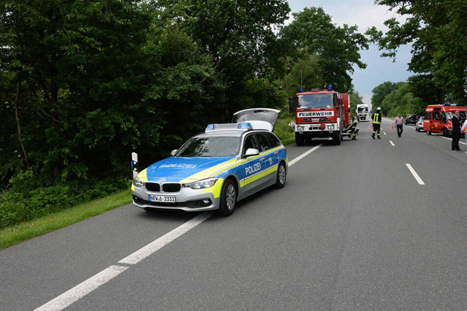Die Bundesstraße wurde von der Polizei für rund zwei Stunden gesperrt.