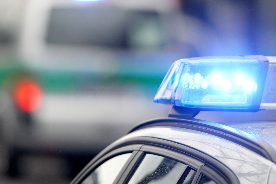 Die Polizei fahndet mit Hochdruck nach dem Täter - und bitte um Hilfe. (Symbolbild)