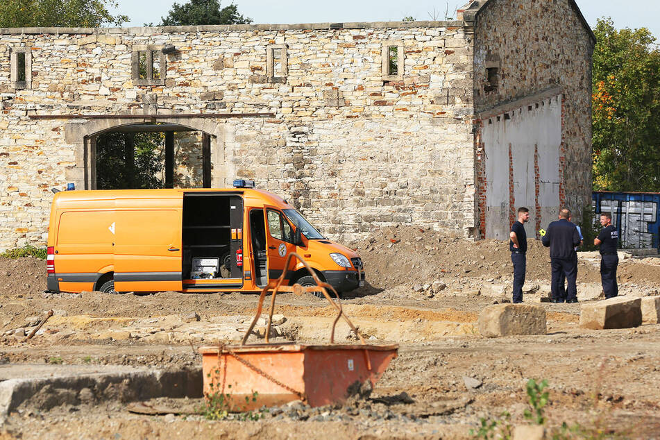 Bei Bauarbeiten wurde am Mittwoch der Sprengkörper gefunden. Polizei und Kampfmittelbeseitigungsdienst rückten sofort an.