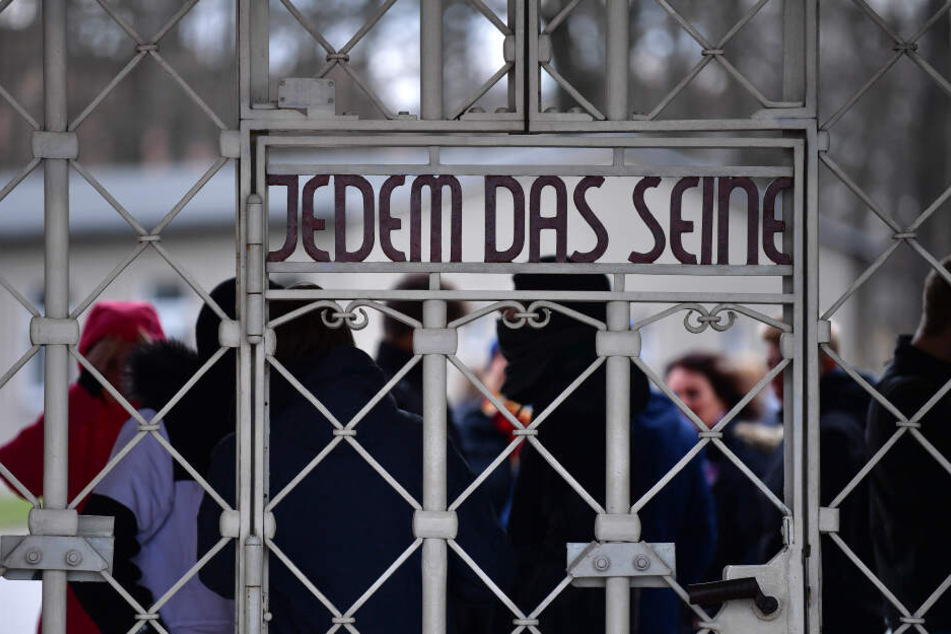 Das Lagertor des früheren Konzentrationslagers Buchenwald.