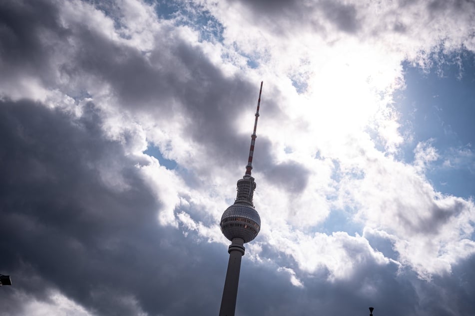 Am Sonntag wechseln sich Sonne und Wolken in Berlin ab.