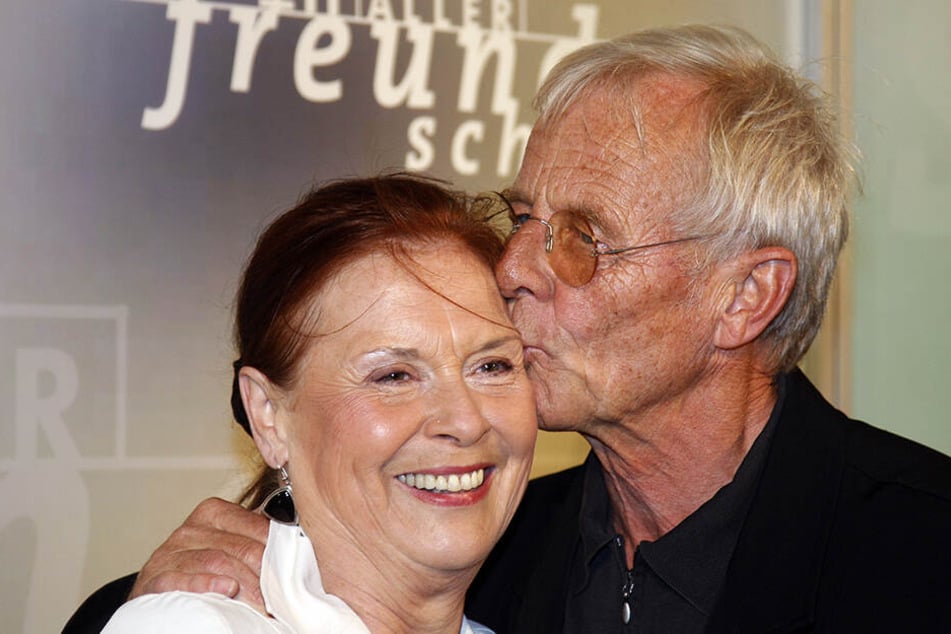Ursula Karusseit gemeinsam mit ihrem "In aller Freundschaft"-Kollegen Rolf Becker.