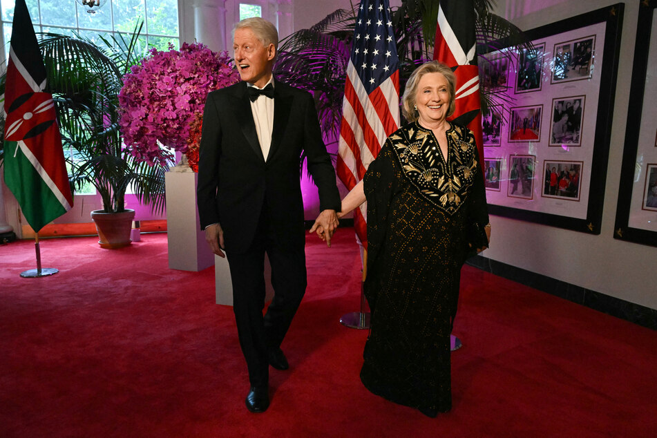 Bill Clinton (l.) and his wife Hillary Rodham Clinton (r.) arrive at the Booksellers Room of the White House on the occasion of the State Dinner with the Kenyan president at the White House in Washington, DC, on May 23, 2024.