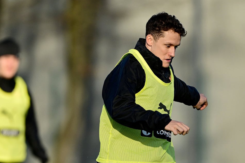 Martijn Kaars (26) fehlt dem FC St. Pauli überraschend in Mainz. Er soll sich im Abschlusstraining verletzt haben.