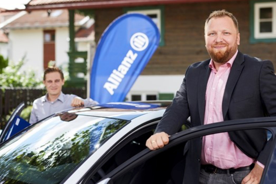 Selbstständiger Vertreter - HGB §84 (m/w/d) leiten eine eigene Allianz Agentur und haben ein eigenes Team unter sich.