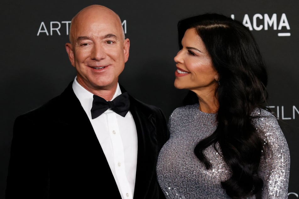 Amazon-Milliardär Jeff Bezos (58) und seine Freundin Lauren Sanchez (52) warten sehnsüchtig auf ihr neues Spielzeug. Er soll die 127-Meter-Mega-Yacht bereits vor Jahren bestellt haben.