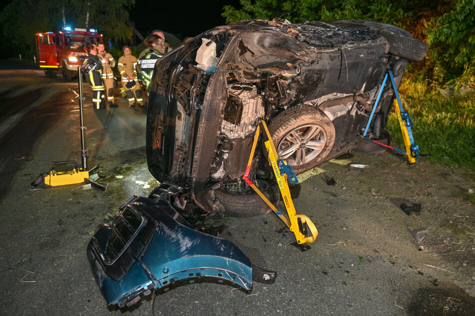 Zum Unfallzeitpunkt war die Fahrerin betrunken. Es entstand Sachschaden von rund 50.000 Euro.