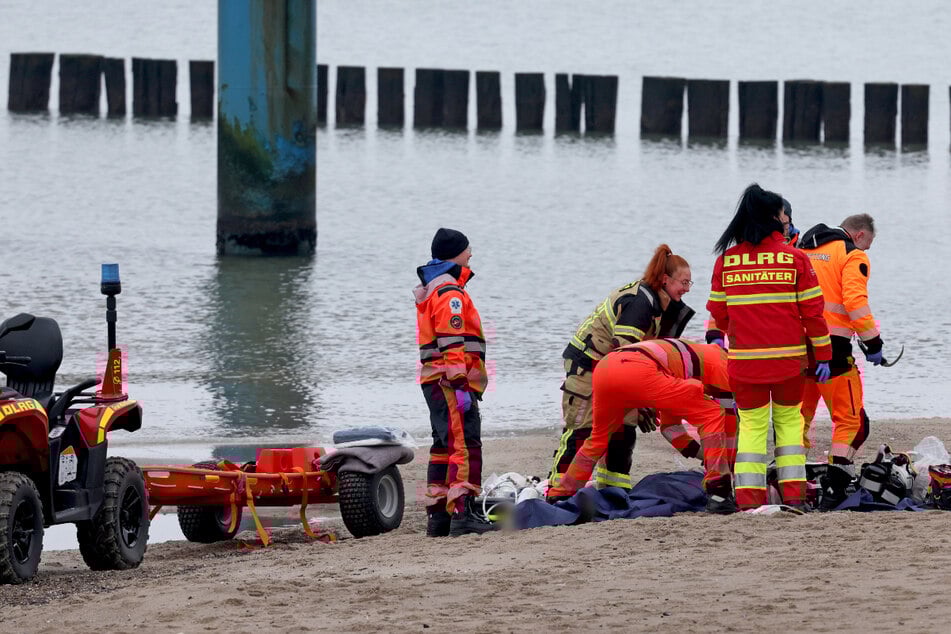 Drama an der Ostsee: Mann taucht nicht wieder auf