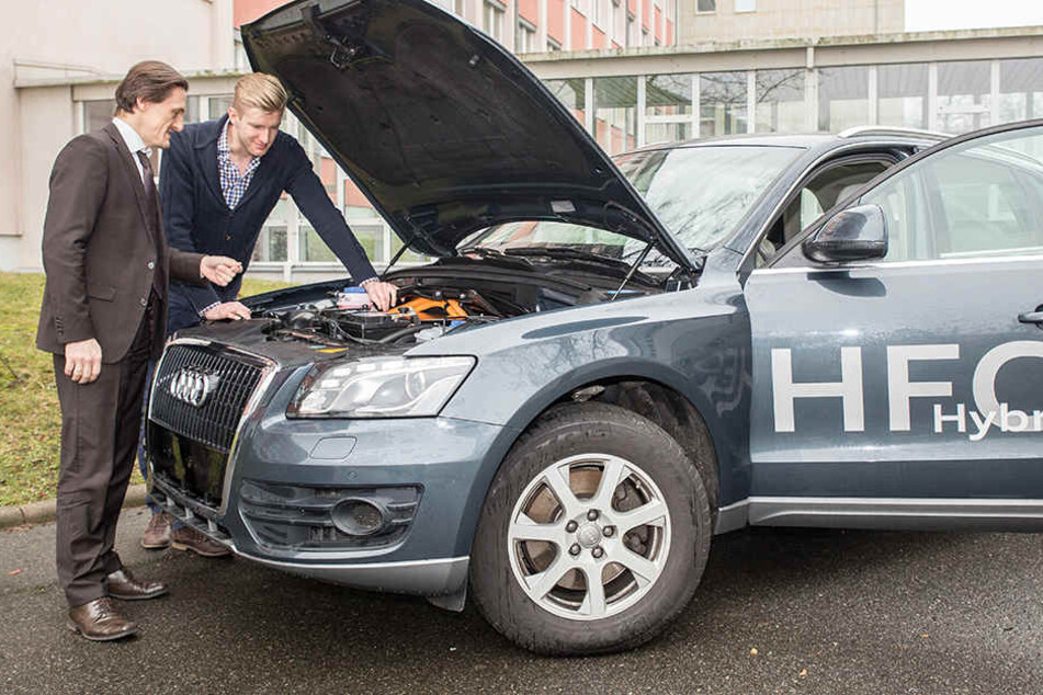 Die Mobilität der Zukunft testet das "HZwo"-Team an einem Audi mit Brennstoffzellenantrieb.