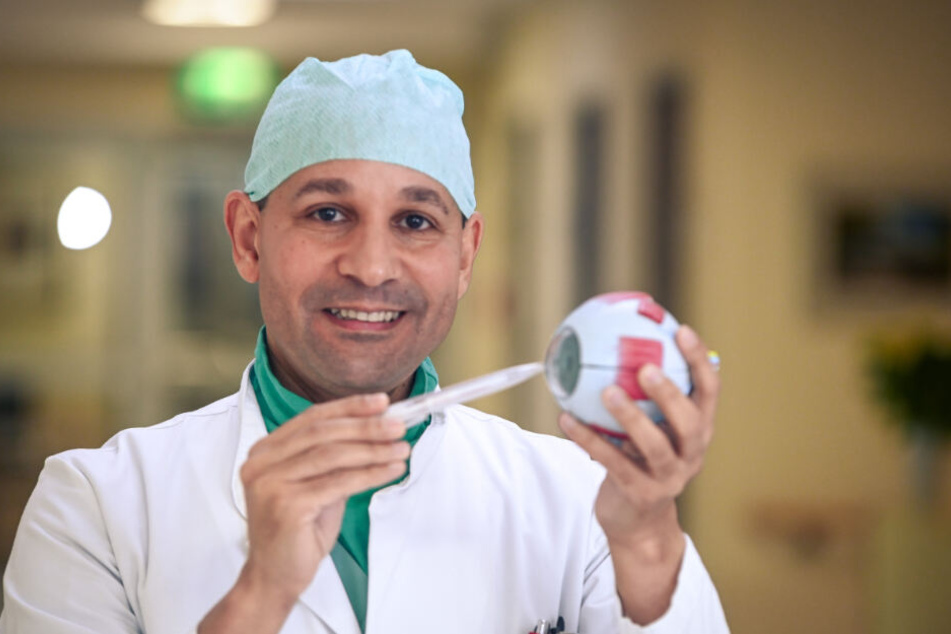 Uniklinik-Oberarzt Frederik Raiskup (47) transplantierte die Hornhaut.