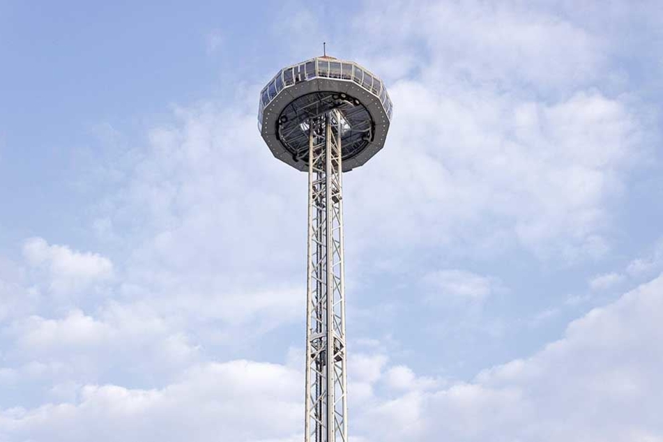 Der 81 Meter hohe Turm ist eröffnet.