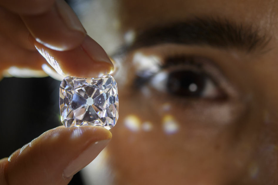 Eine Angestellte des Juweliers schöpfte noch Verdacht, fand bei einer Kontrolle aber keine Diamanten bei "Anna". (Symbolbild)