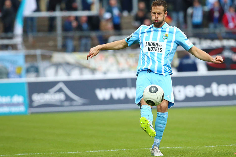 77 Drittligaspiele hat Marc Endres für die Himmelblauen bestritten. In dieser
Saison stand der Innenverteidiger erst zehn Mal auf dem Platz, zuletzt im
November beim 3:0 in Wiesbaden.
