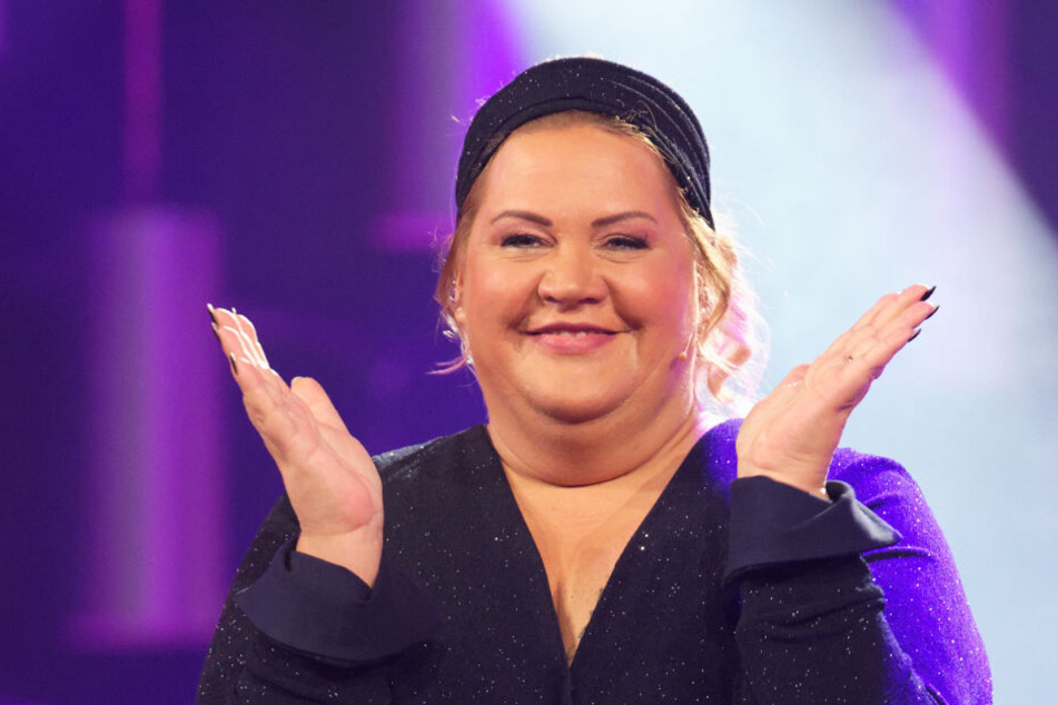 Die Komikerin Ilka Bessin steht beim "Deutschen Comedypreises 2019" in der Kategorie auf der Bühne.