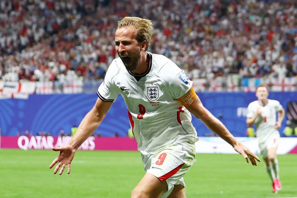 Harry Kane celebrates scoring England's second goal against DR Congo on July 1, 2026.