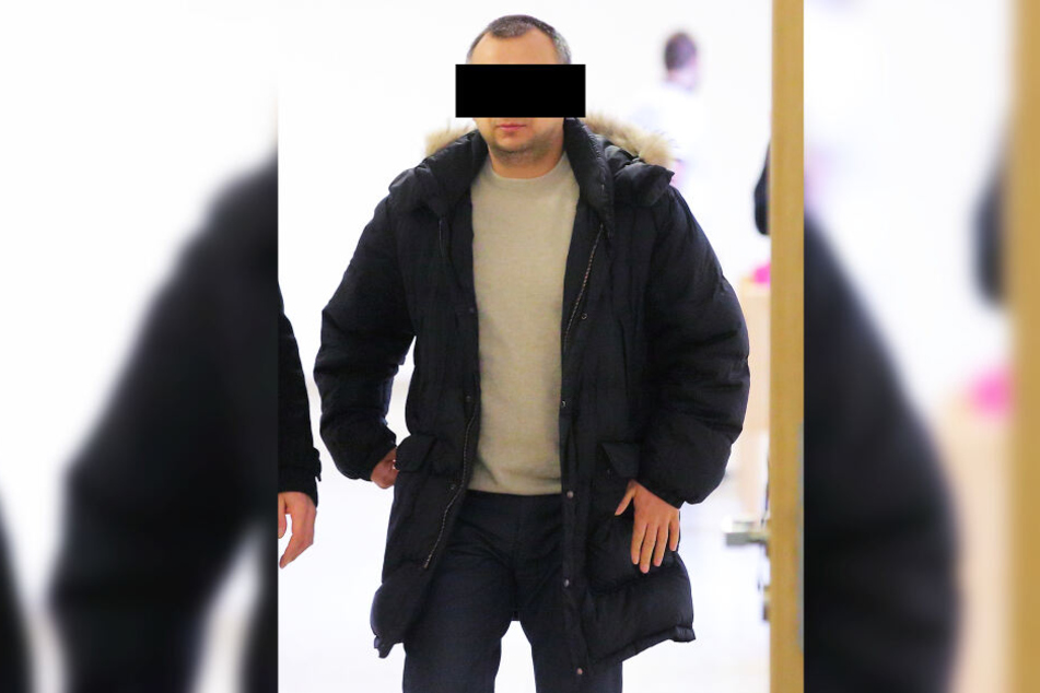 Händler Rudolf D. (39) verhökerte Plagiate und landete vor Gericht.