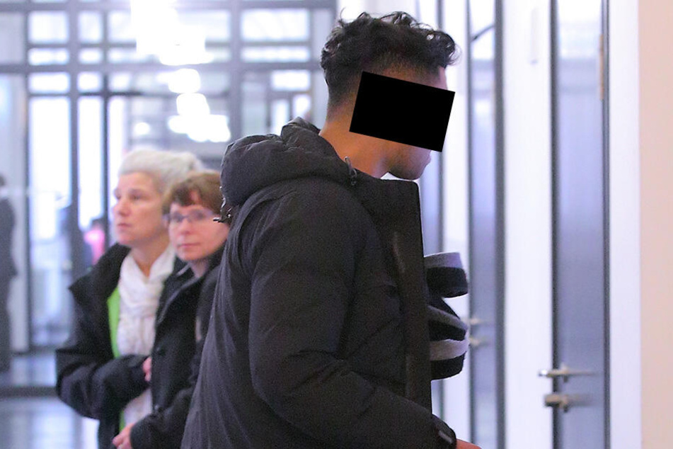 Taha B. (28) wurde vom Gericht freigesprochen. In der Disko "Blue Dance Club" hatte er an der Bar mit einem falschen Fuffziger bezahlt.