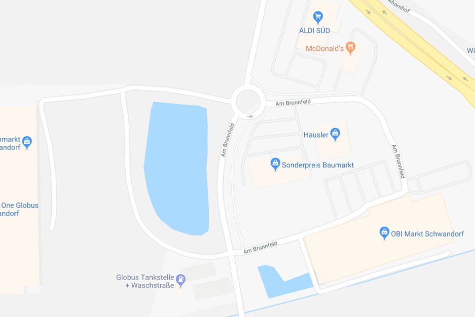 In Schwandorf in Bayern kam es am Samstagabend zu einem Überfall auf einen Getränkemarkt.