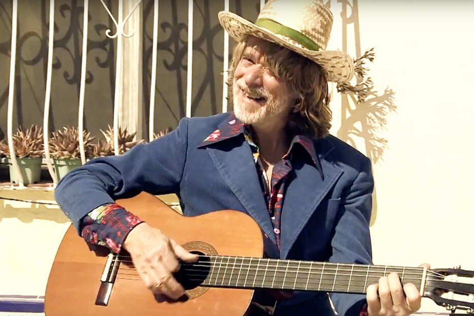 Am 20. August kommt Entertainer Helge Schneider (63) auf seiner "Pflaumenmus"-Tournee auch nach Leipzig.