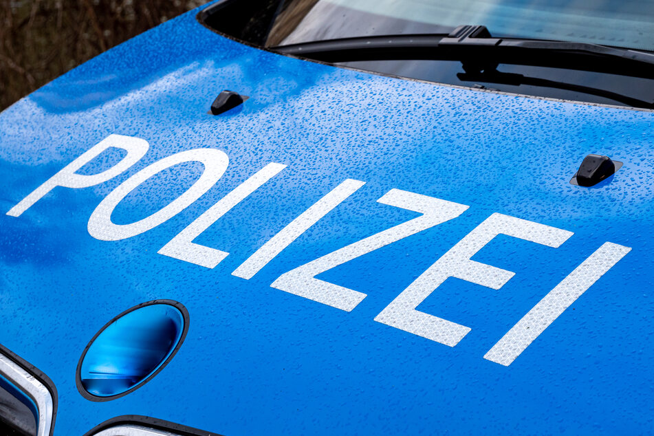 Die Polizei nahm den 19-Jährigen in Merzenich im Kreis Düren fest. (Symbolbild)