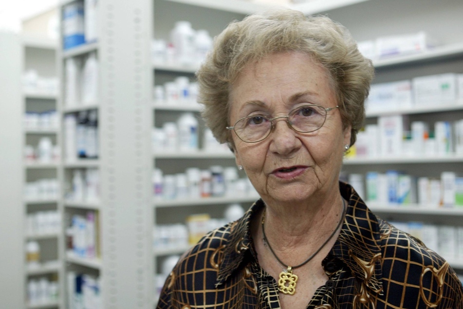Juanita Castro, brother of Fidel and Raul Castro and Miami drugstore owner, has died.