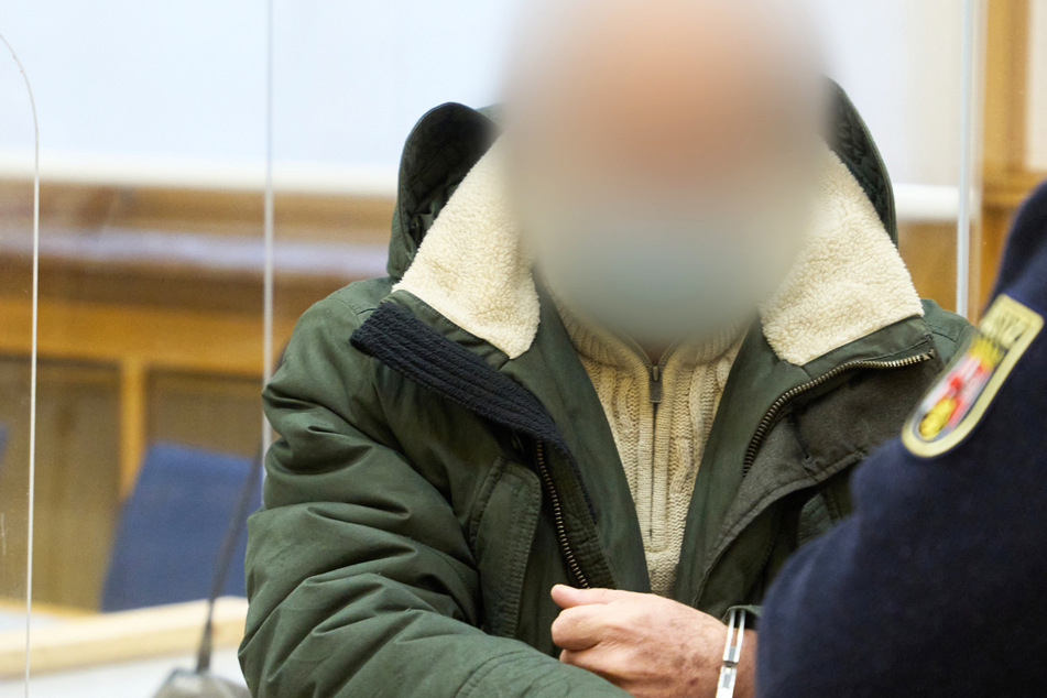 Das Oberlandesgericht Koblenz hat Anwar R. (58) zu lebenslanger Haft verurteilt.