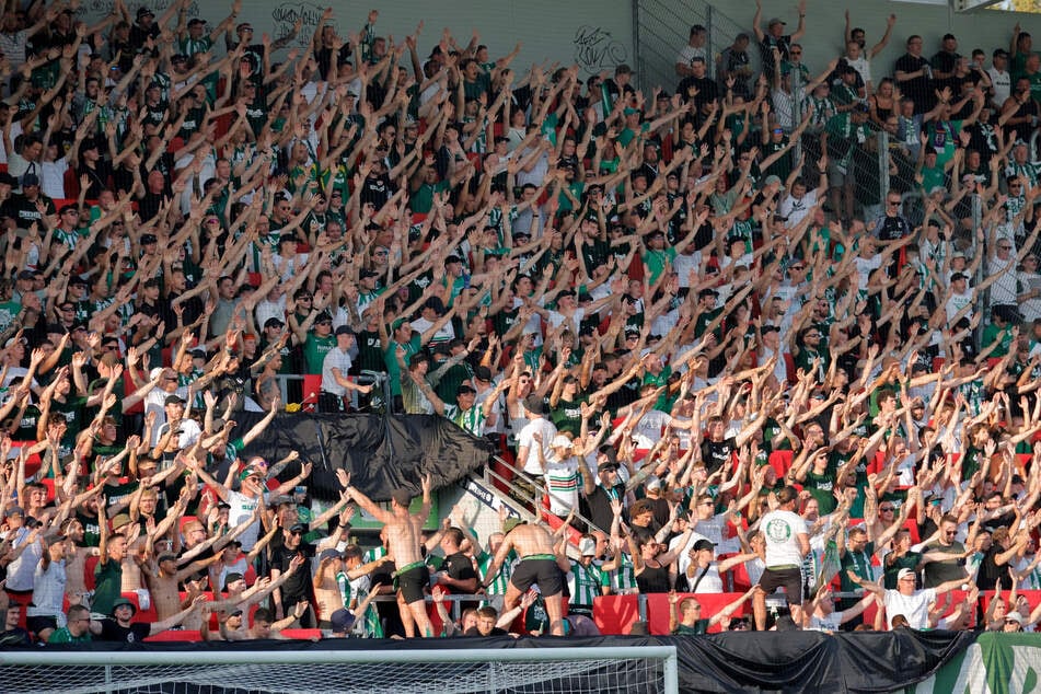 8143 Fans waren beim Spiel dabei, darunter über 1200 aus Leipzig.