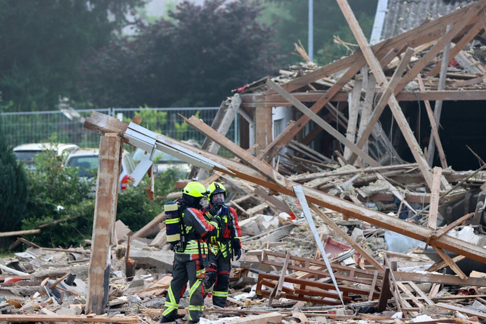 Der Radius des Explosionsschadens beträgt etwa 100 Meter.