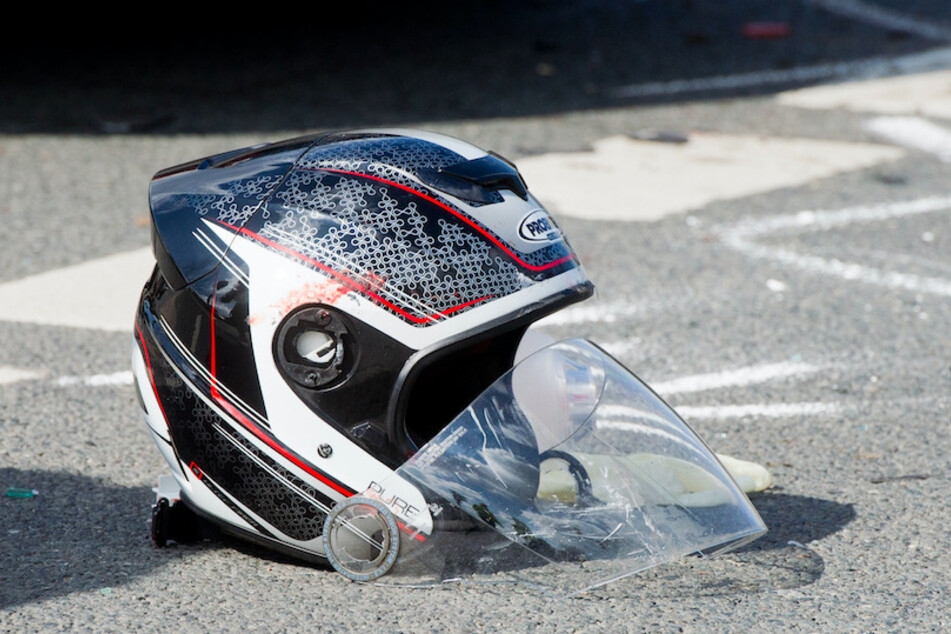 Bei einem Unfall in Oberbayern kam ein Motorradfahrer ums Leben. (Symbolbild)
