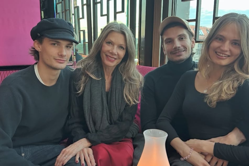 Ursula Karven (61) hat mit dem US-Filmproduzenten James Veres (76) zwei erwachsene Söhne.