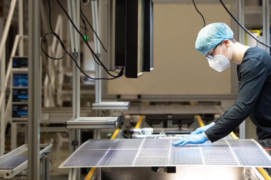Meyer Burger stellt an mehreren Standorten in Deutschland Solarmodule her. (Archivbild)