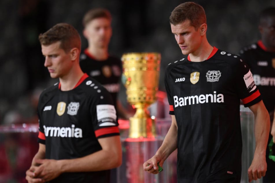 Anfang Juli 2020 mussten sich die Ex-Leverkusener Lars (l.) und Sven Bender mit 2:4 im Pokalfinale gegen die Bayern geschlagen geben.
