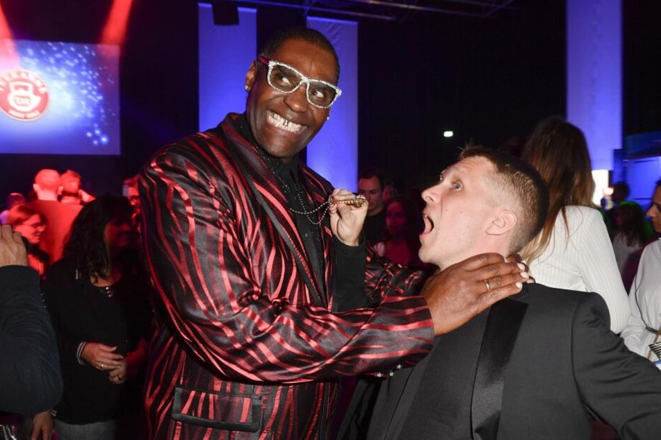 Alphonso Williams bei einem seiner letzten Auftritte im April. Hier mit Oliver Pocher.